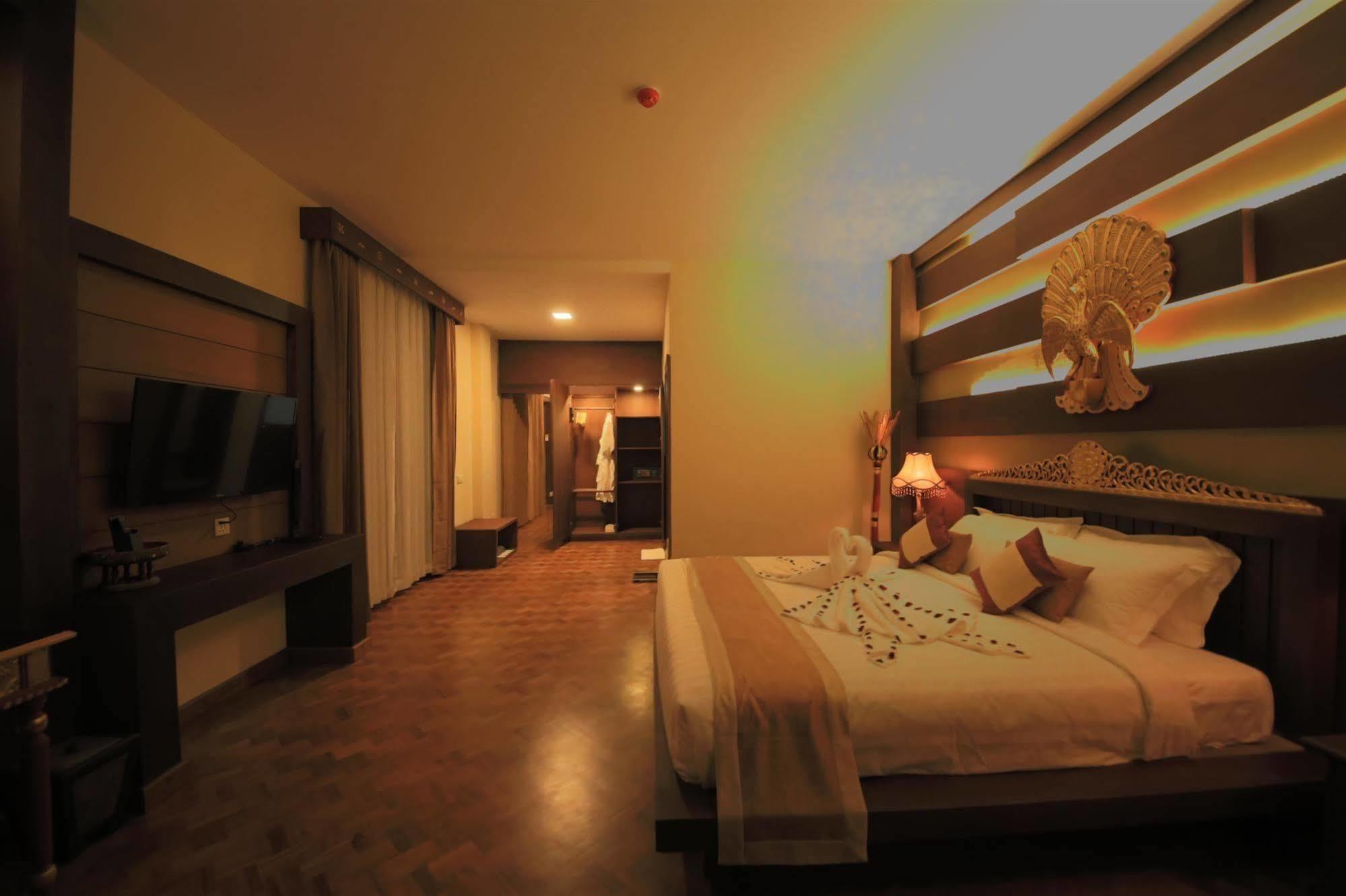 Thousand Island Hotel Inle Lake Экстерьер фото