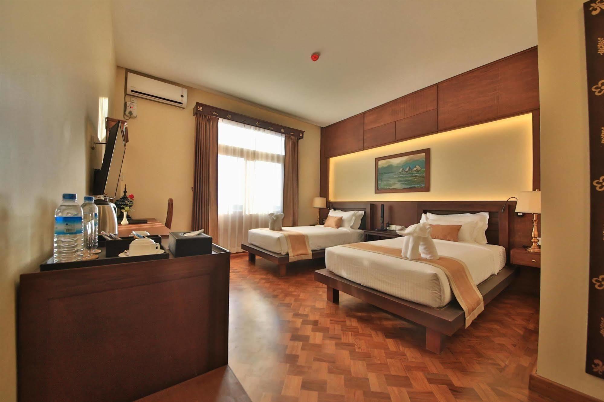 Thousand Island Hotel Inle Lake Экстерьер фото